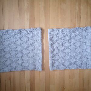 19" x 19" Grey Faux Fur w/ Diamond Pattern Zipper Closure 2 Pillow Covers Only